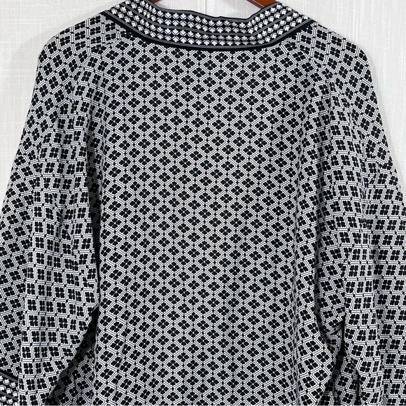 Max Studio NWT Lightweight Blue White Patterned Summer Spring Shrug Sz M - Picture 8 of 11